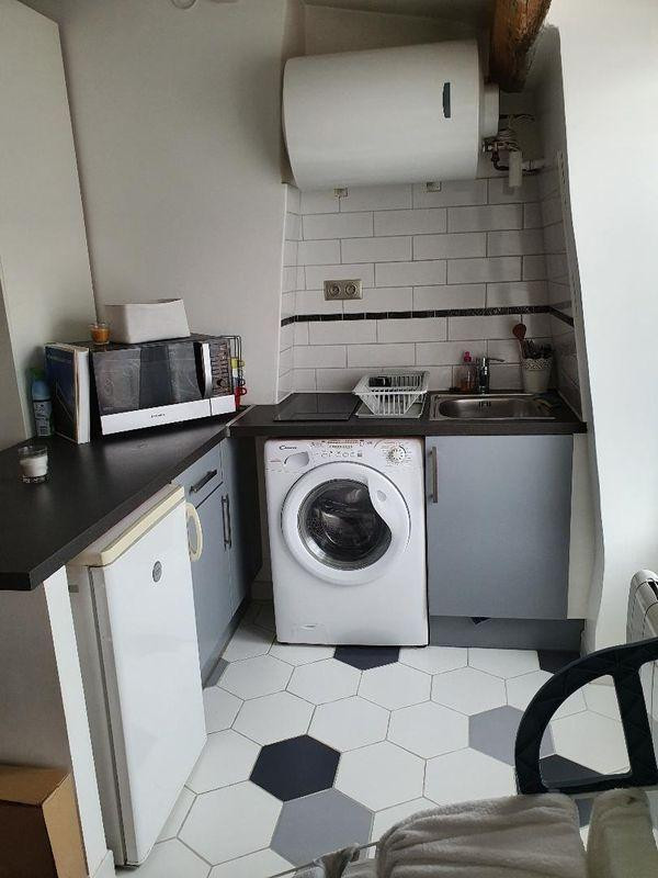
                                                Location
                                                 Studio Lyon 6