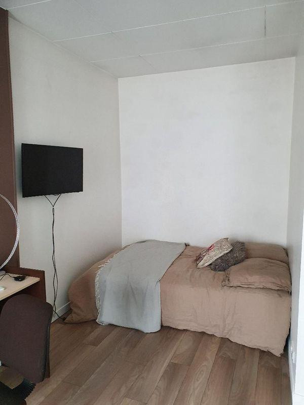 
                                                Location
                                                 Studio Lyon 6