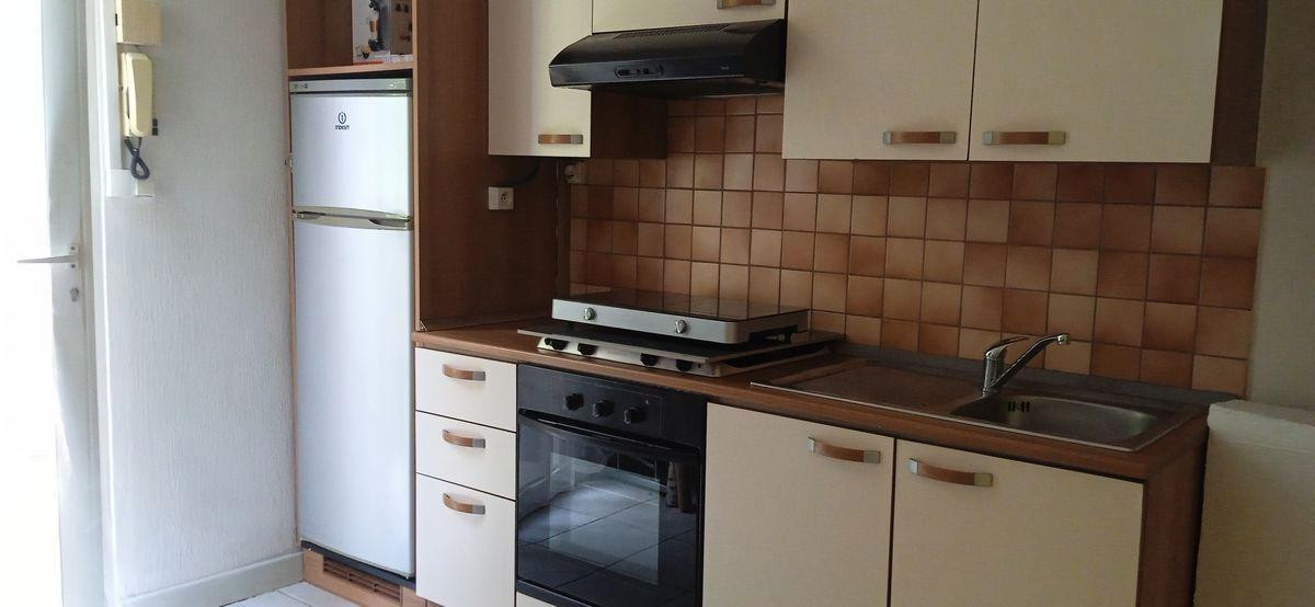 
                                                Location
                                                 STUDIO Marseille 13009