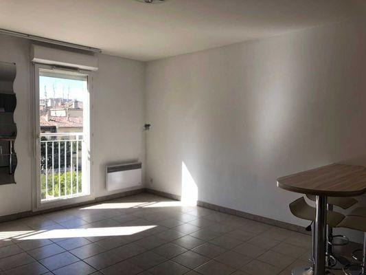 
                                                Location
                                                 Studio Marseille Saint Pierre/Timone