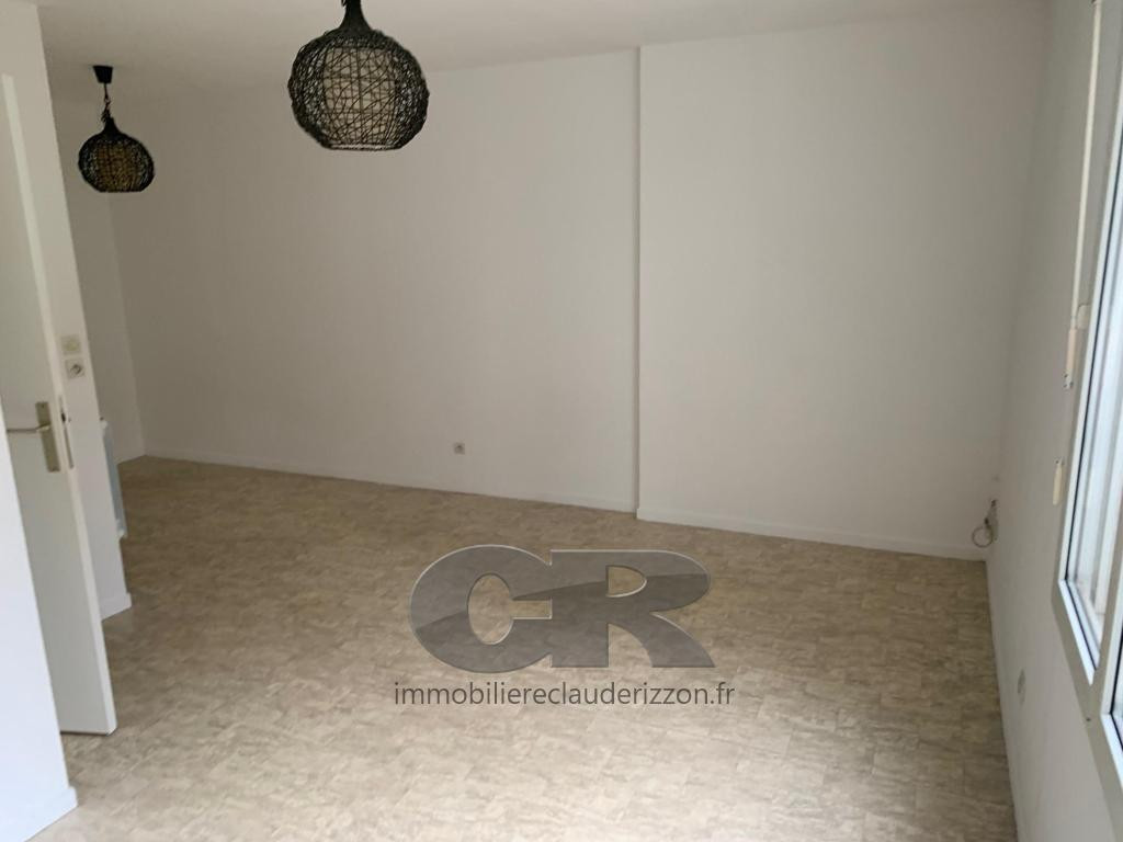 
                                                Location
                                                 studio - metz sablon