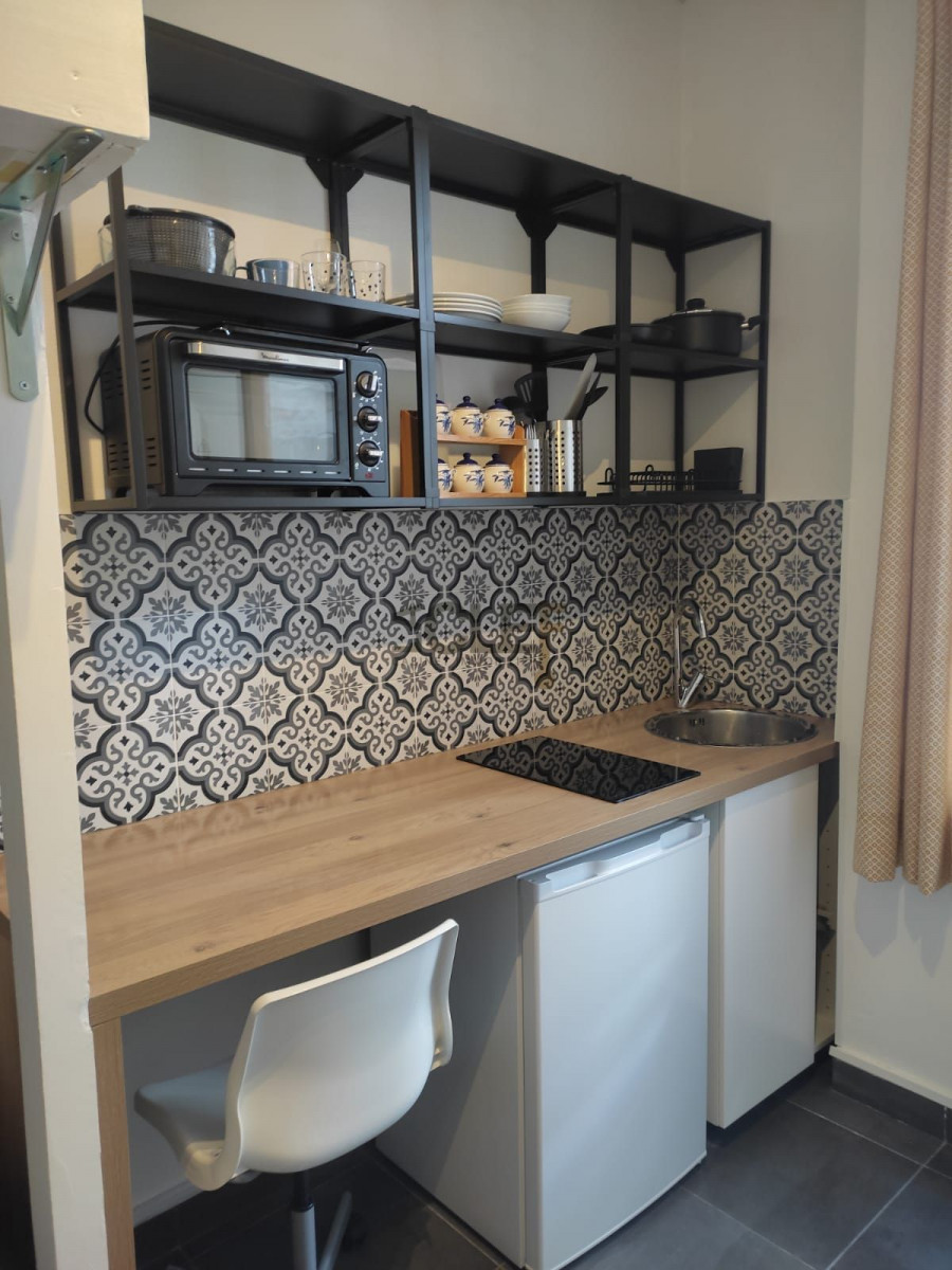 
                                                Location
                                                 Studio meublé 12m² - Vanves