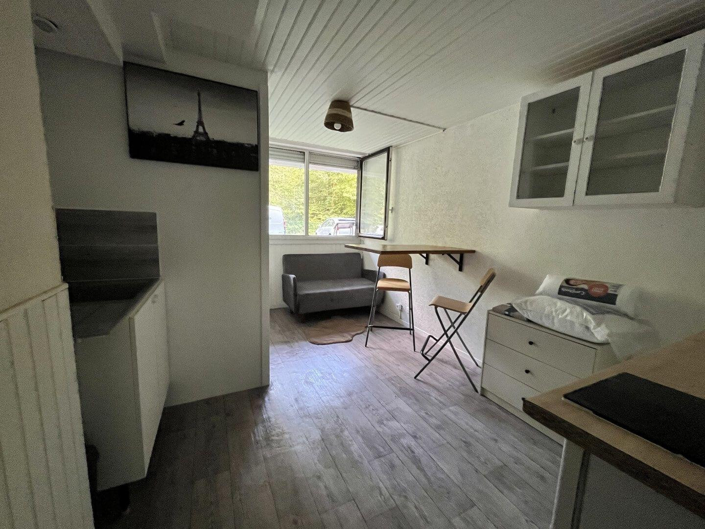 
                                                Location
                                                 Studio meublé 13m² rénové parc vallée aux loups