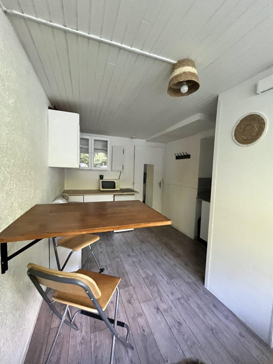 
                                                Location
                                                 Studio meublé 13m² rénové parc vallée aux loups