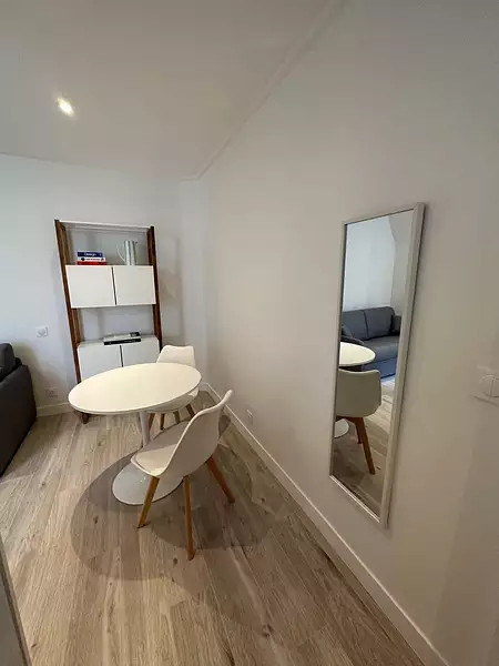 
                                                Location
                                                 Studio meublé 15 m²