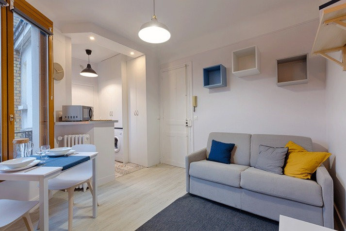 
                                                Location de vacances
                                                 studio meublé 15 m² a paris 18e