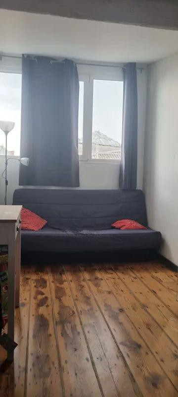 
                                                Location
                                                 Studio meublé 15m² proche de la Victoire