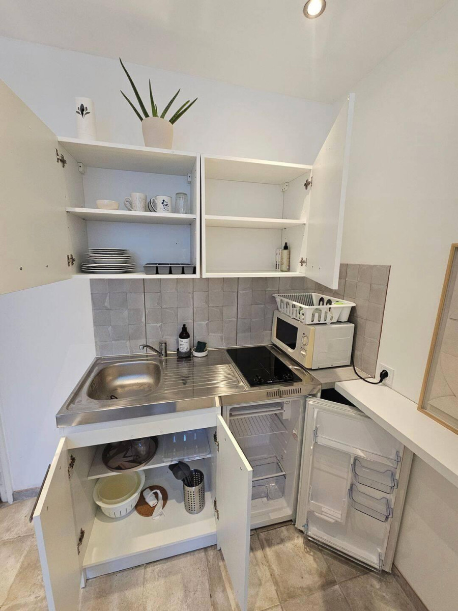 
                                                Location
                                                 Studio meublé 16 m² – Lille – 450€ charges compris