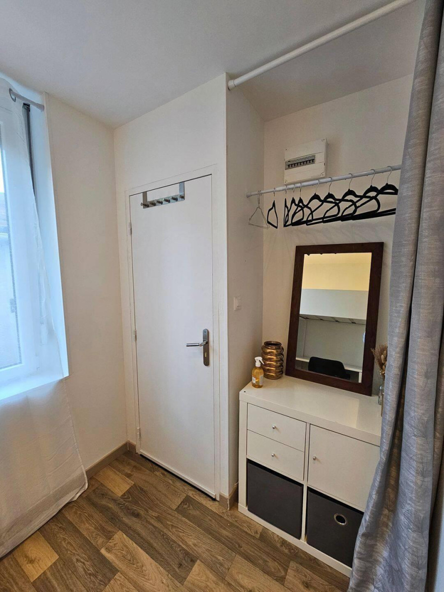 
                                                Location
                                                 Studio meublé 16 m² – Lille – 450€ charges compris