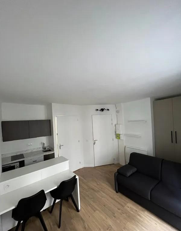 
                                                Location
                                                 Studio meublé 16m² en hyper centre ville