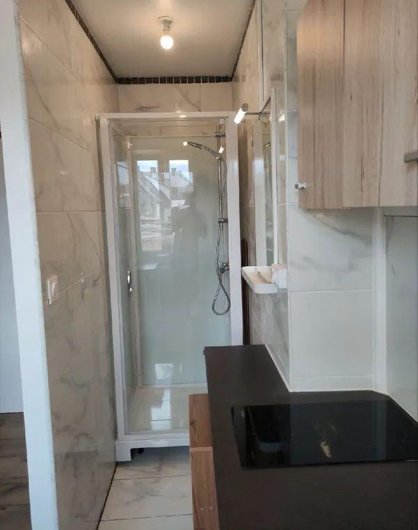 
                                                Location
                                                 Studio meublé 16m2 à louer Place Golbery