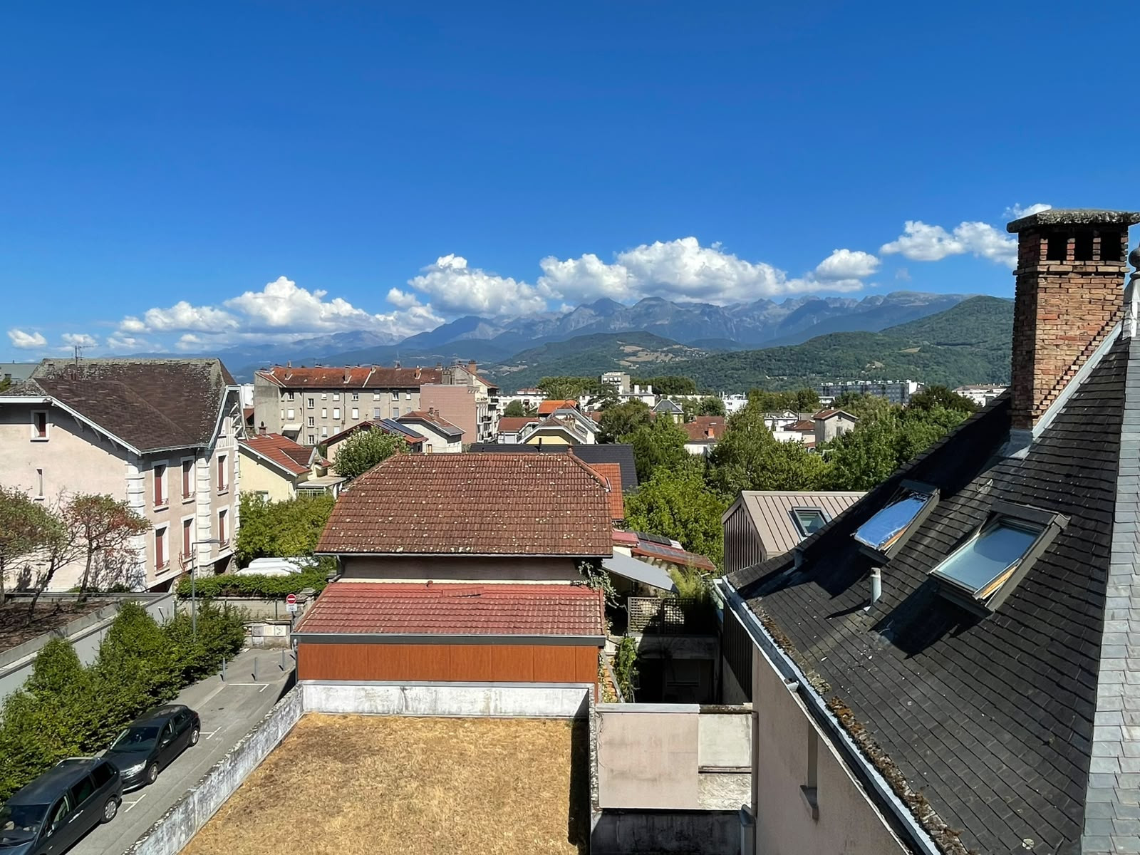
                                                Location
                                                 Studio meublé 17.8m² à Grenoble - Repeint en août 2026