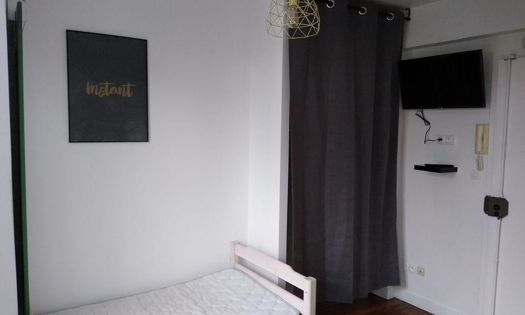 
                                                Location
                                                 Studio meublé 17 m2 à Colombes