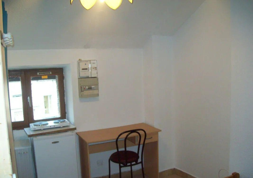 
                                                Location
                                                 Studio meublé 17m² à 5 min de la gare