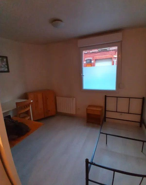 
                                                Location
                                                 Studio meublé 17m²  très propre