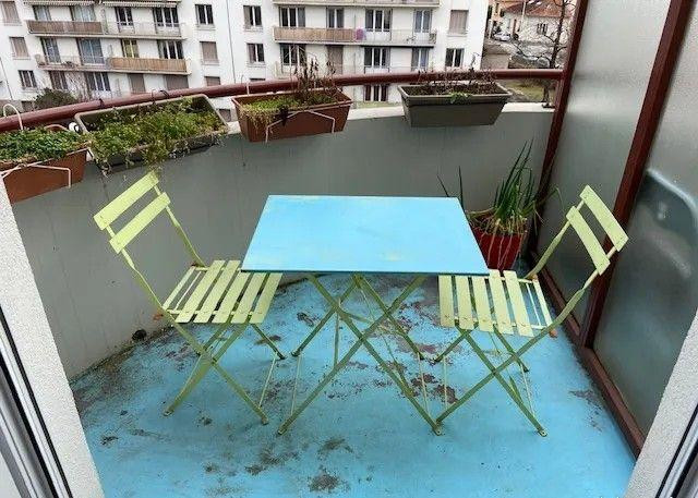 
                                                Location
                                                 Studio meublé 18m² dans résidence étudiante