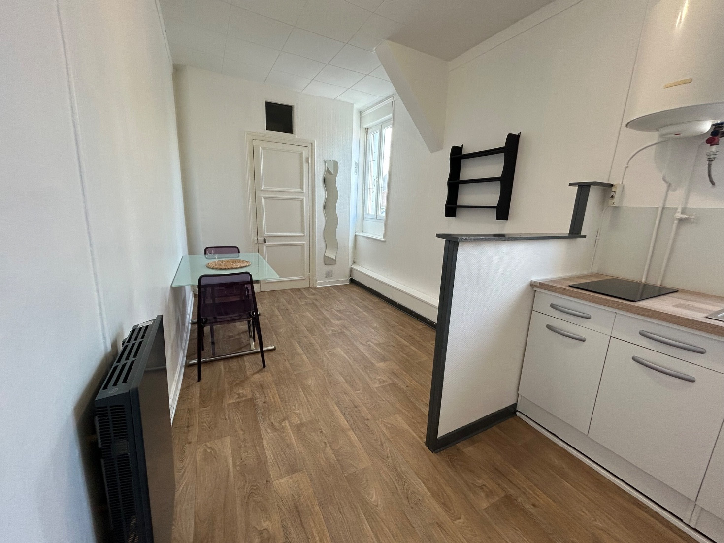 
                                                Location
                                                 Studio meublé 18m2 à 2min de la gare