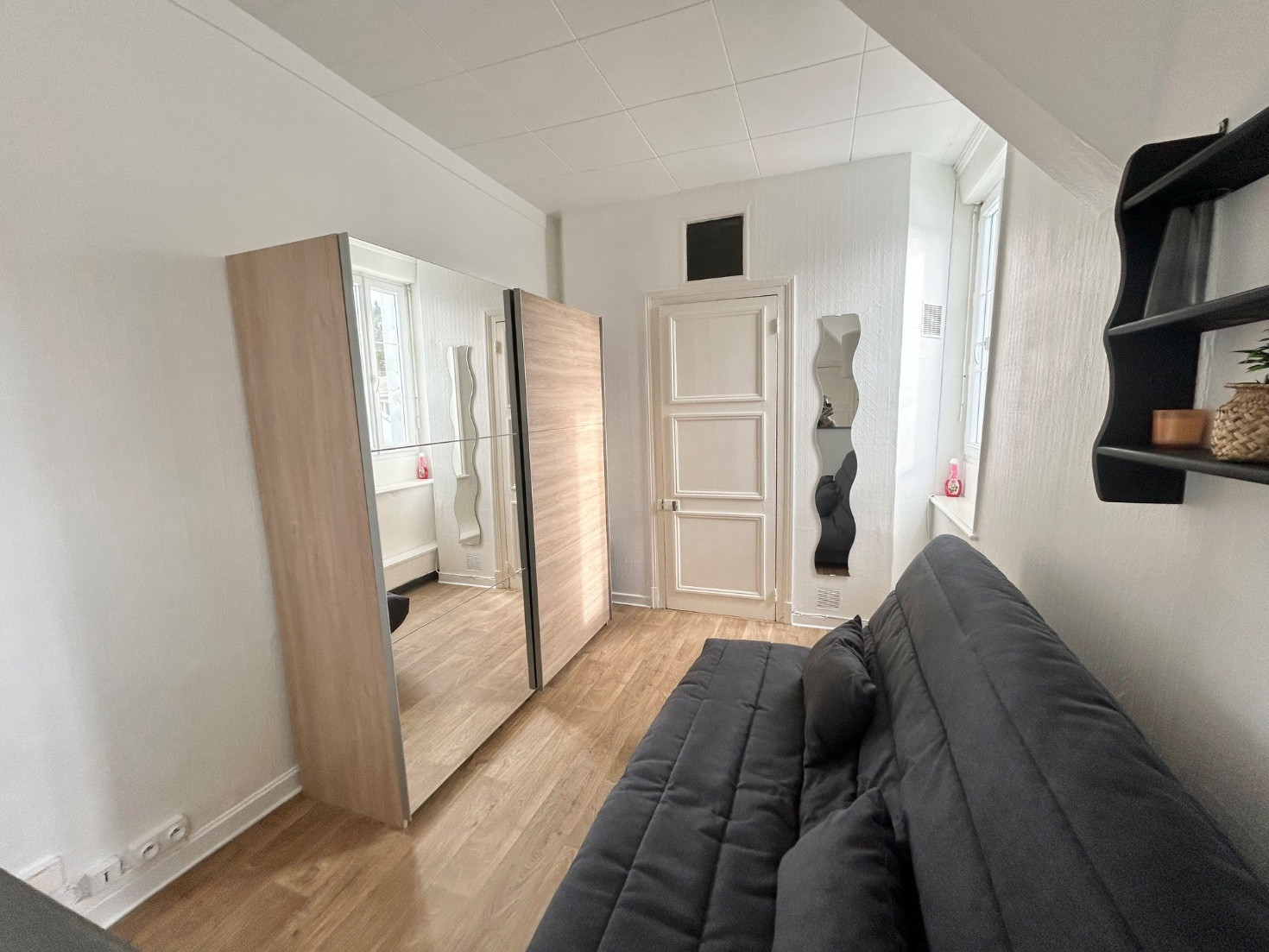 
                                                Location
                                                 Studio meublé 18m2 à 2min de la gare