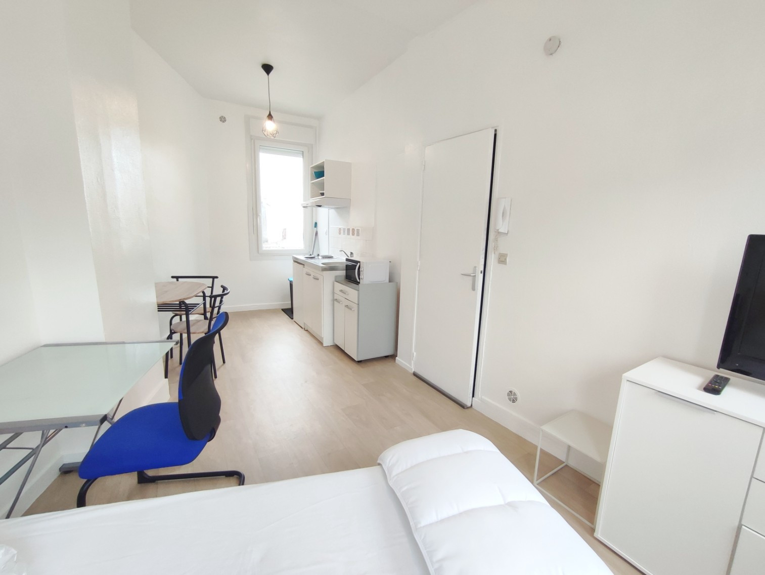 
                                                Location
                                                 Studio meublé 19,77 m² Proche CHU Sud