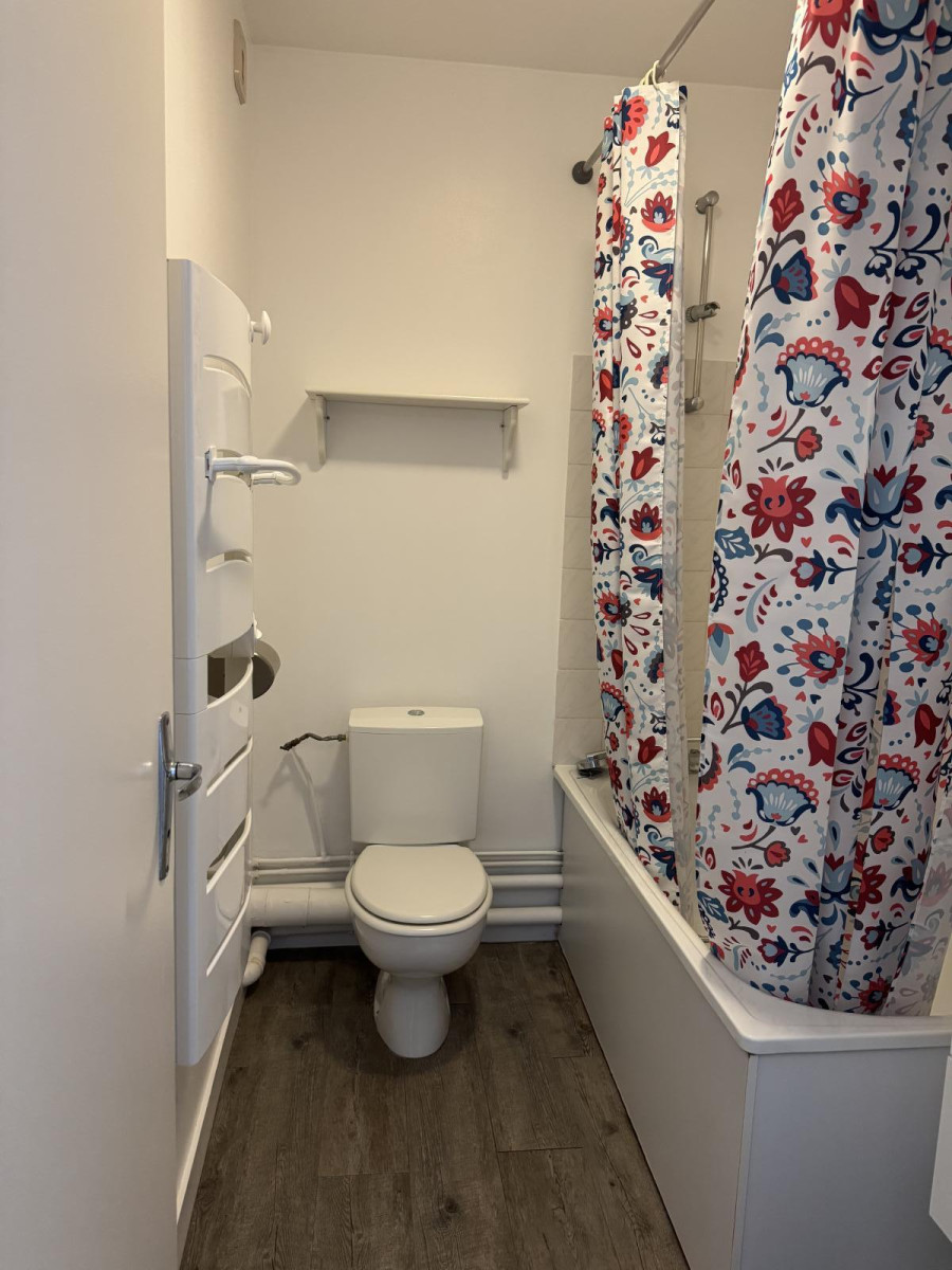 
                                                Location
                                                 Studio meublé 19 m² avec balcon