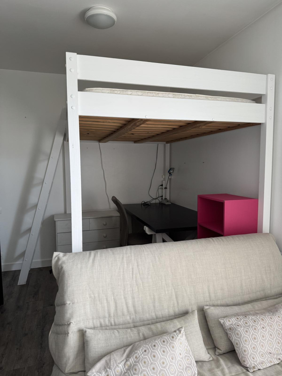 
                                                Location
                                                 Studio meublé 19 m² avec balcon