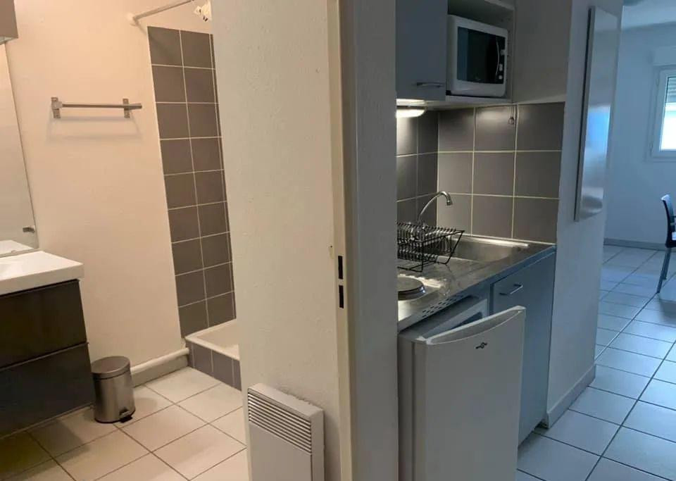 
                                                Location
                                                 Studio meublé 19m2 à Montpellier proche des facs