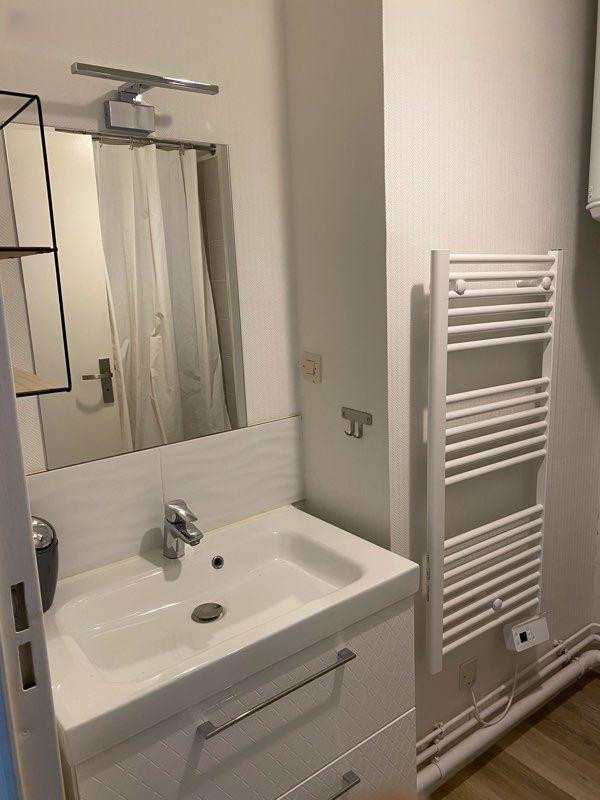
                                                Location
                                                 Studio meublé 19m2 parking