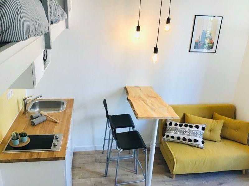 
                                                Location
                                                 Studio meublé 20m² lumineux refait à neuf