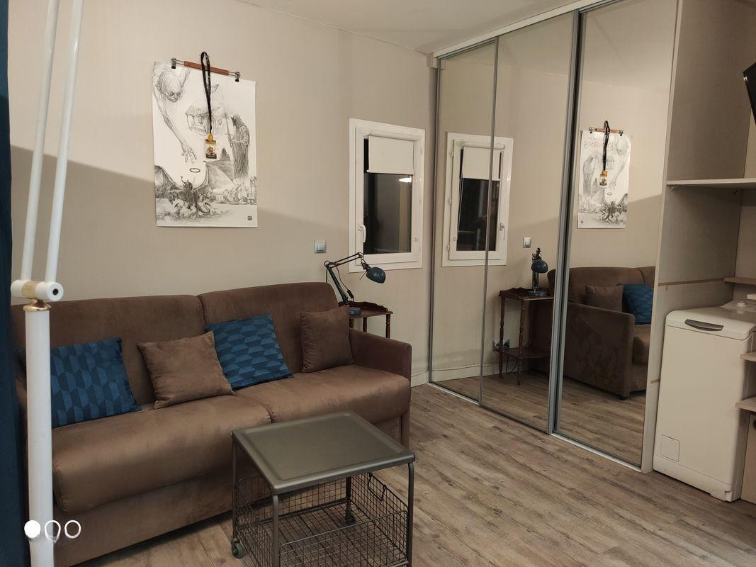 
                                                Location
                                                 Studio meublé 20m² Place d'Aligre, Paris 12e