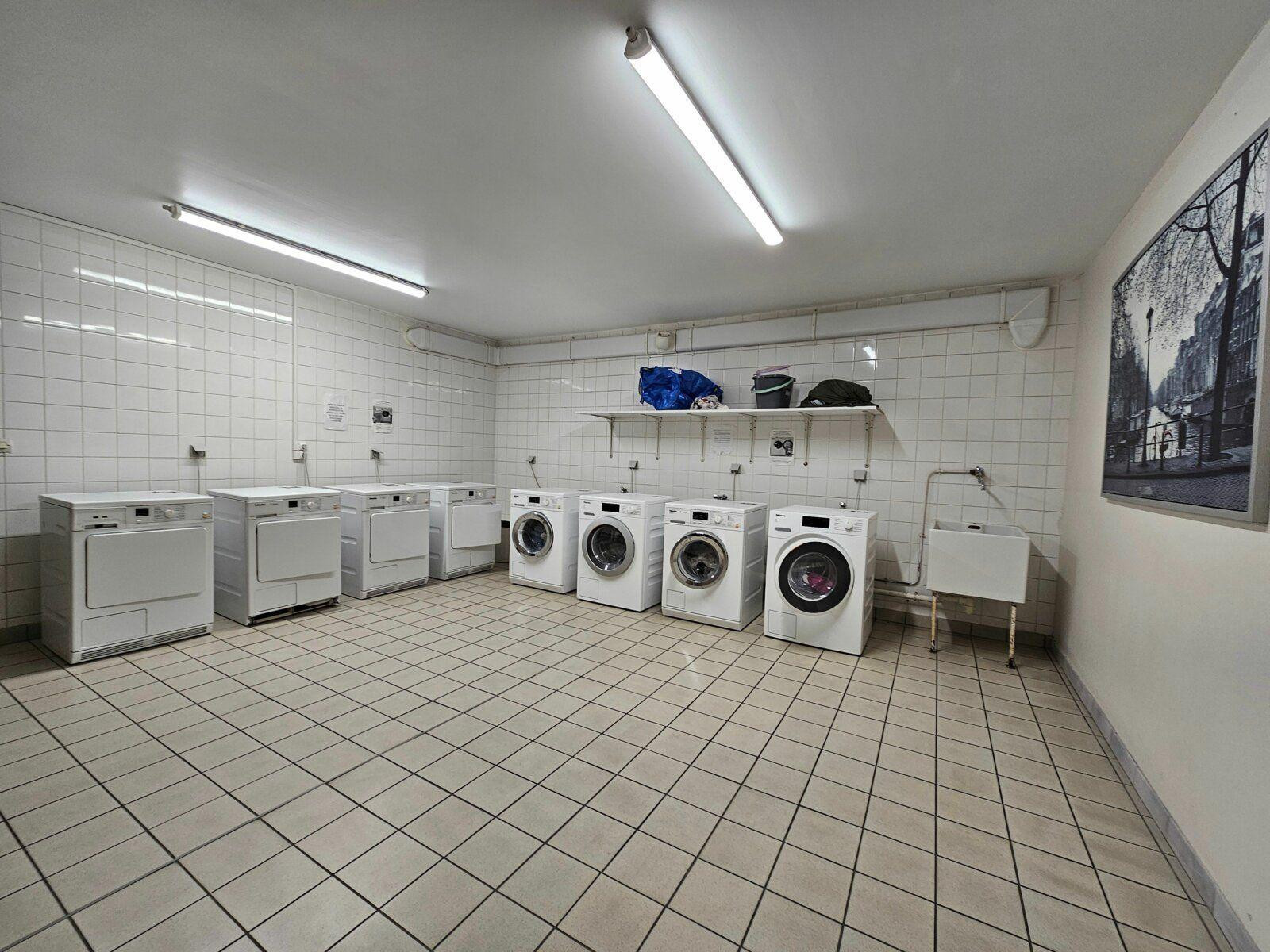 
                                                Location
                                                 Studio meublé 20m² résidence étudiante et laverie