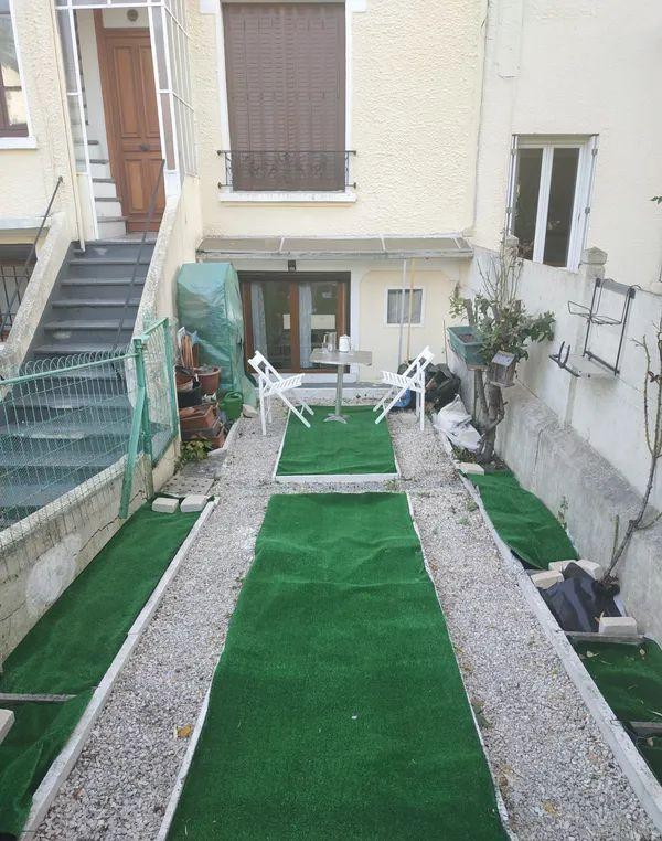 
                                                Location
                                                 Studio meublé 20m2 avec jardin privatif-parking