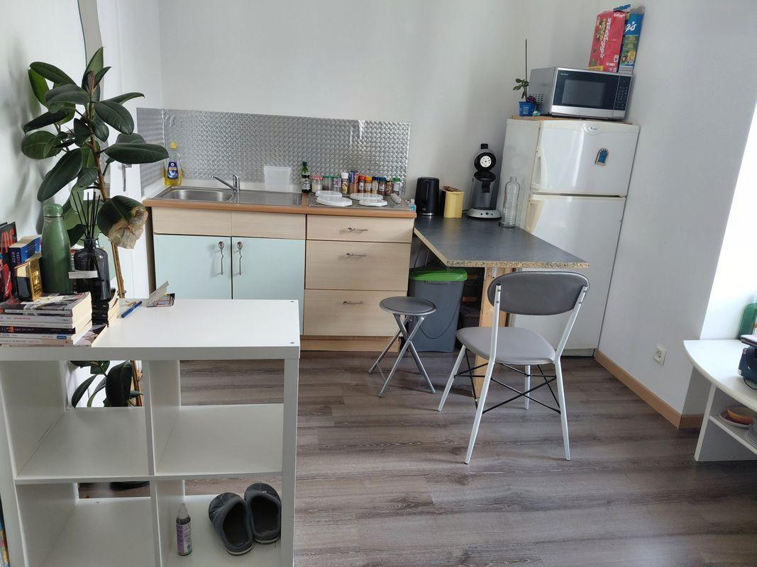 
                                                Location
                                                 Studio meublé 20m2 prépa Clémenceau à 3 min