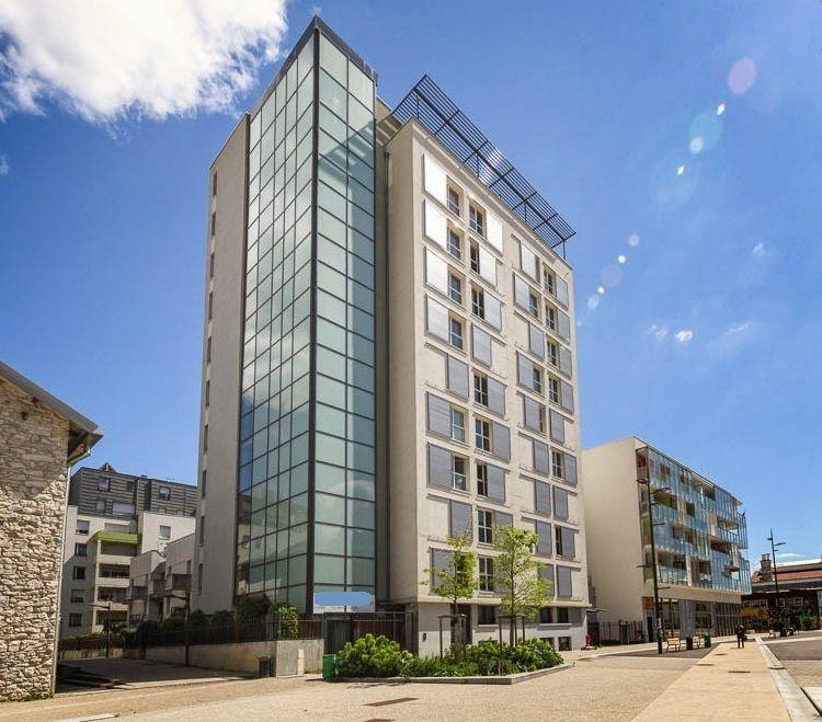 
                                                Location
                                                 STUDIO meublé 20m2 Résidence ISIS CARRE DES HALLES