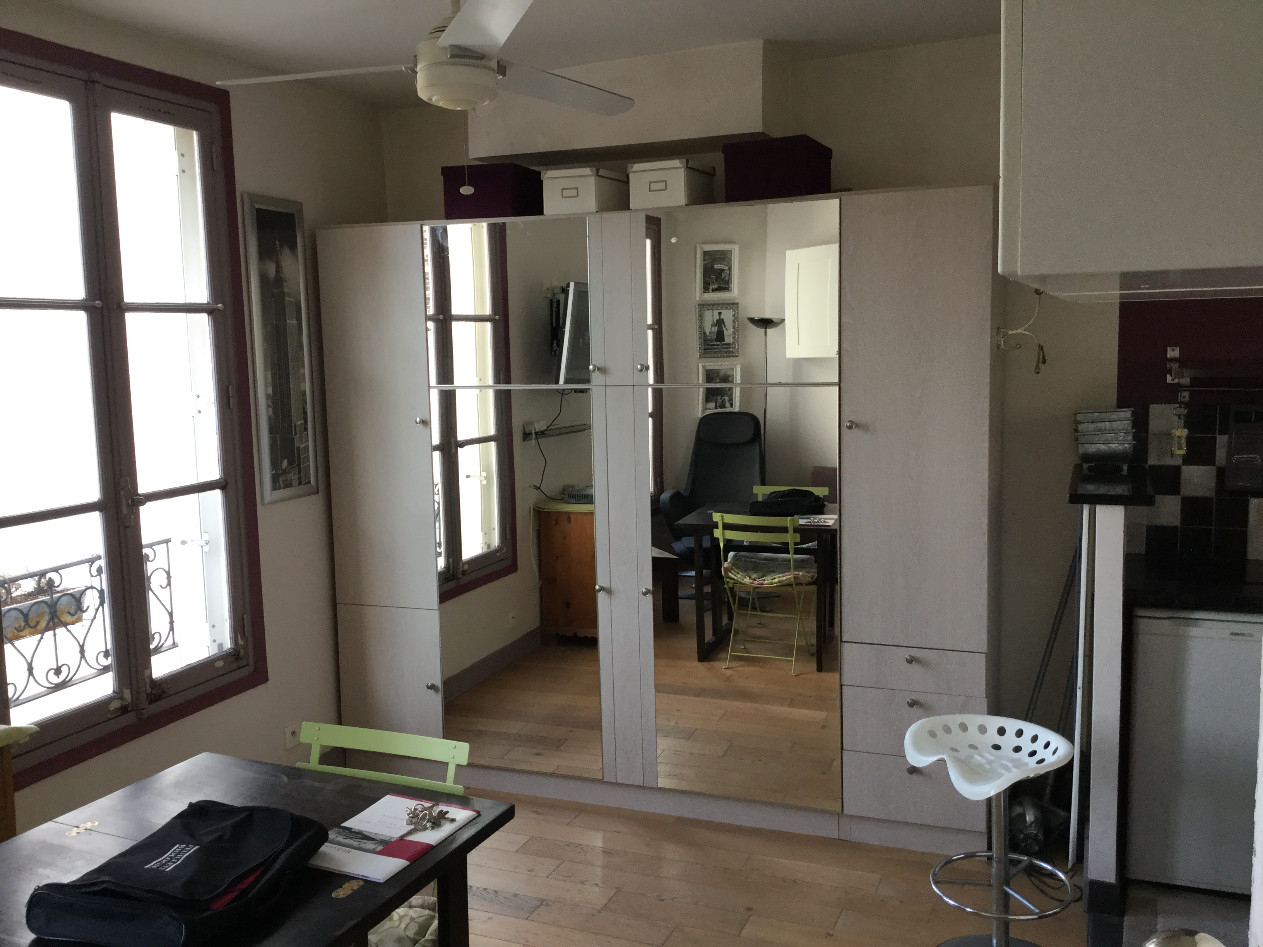 
                                                Location
                                                 Studio meublé, 21 m², 14ème