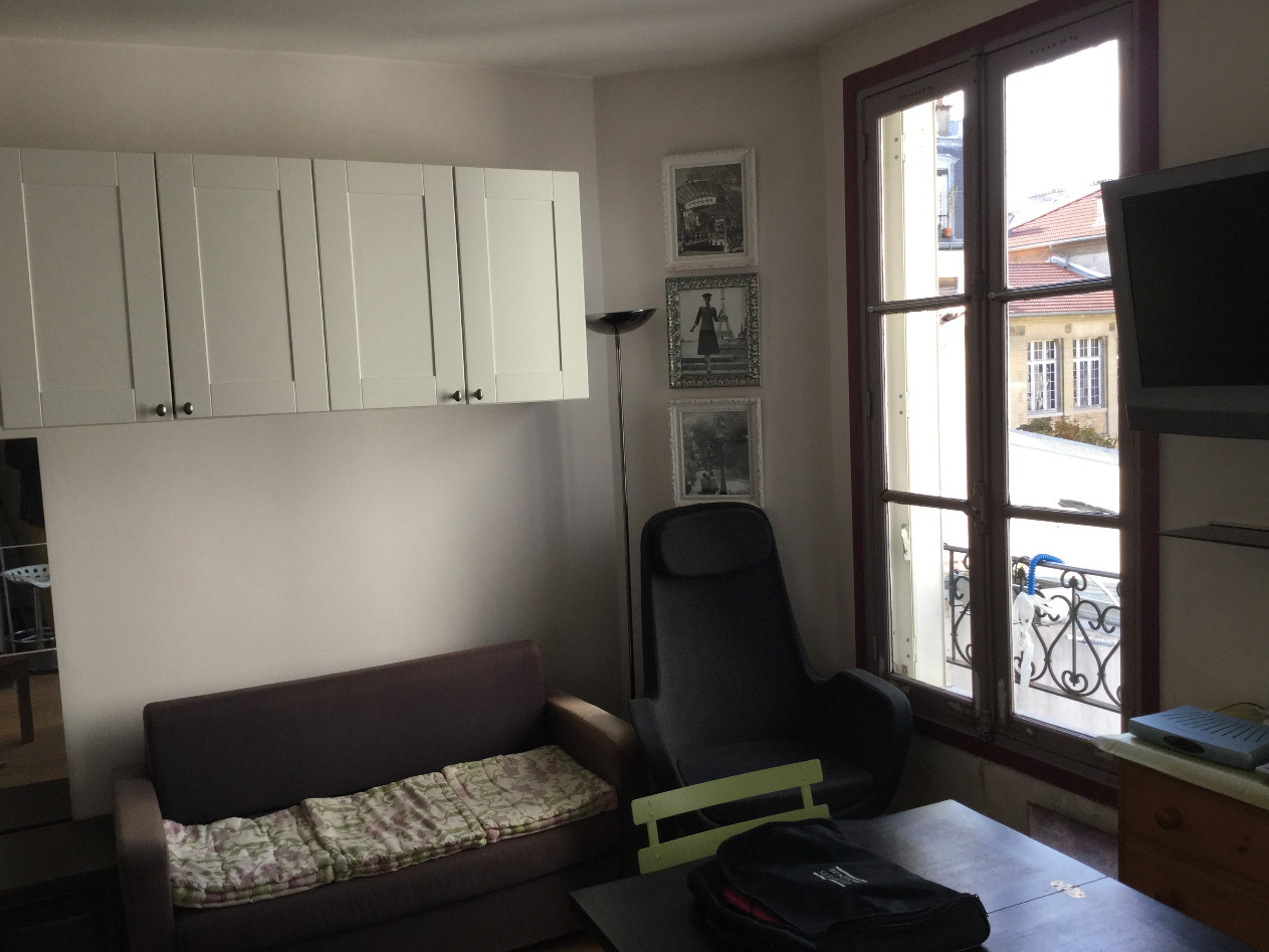 
                                                Location
                                                 Studio meublé, 21 m², 14ème