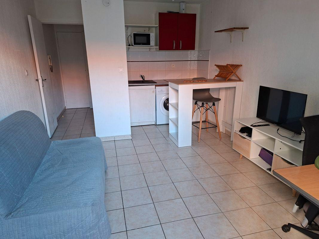 
                                                Location
                                                 Studio meublé 21m²