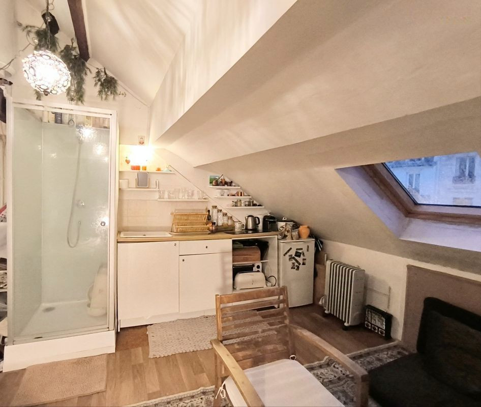 
                                                Location
                                                 Studio meublé 21m