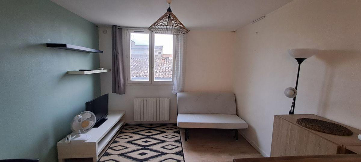 
                                                Location
                                                 Studio meublé 21m² - Bordeaux Victoire