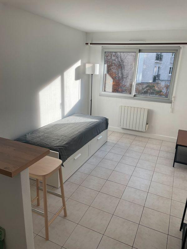 
                                                Location
                                                 Studio meublé 21m² lumineux