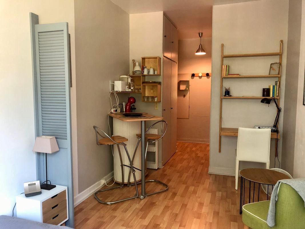
                                                Location
                                                 Studio meublé 21m2