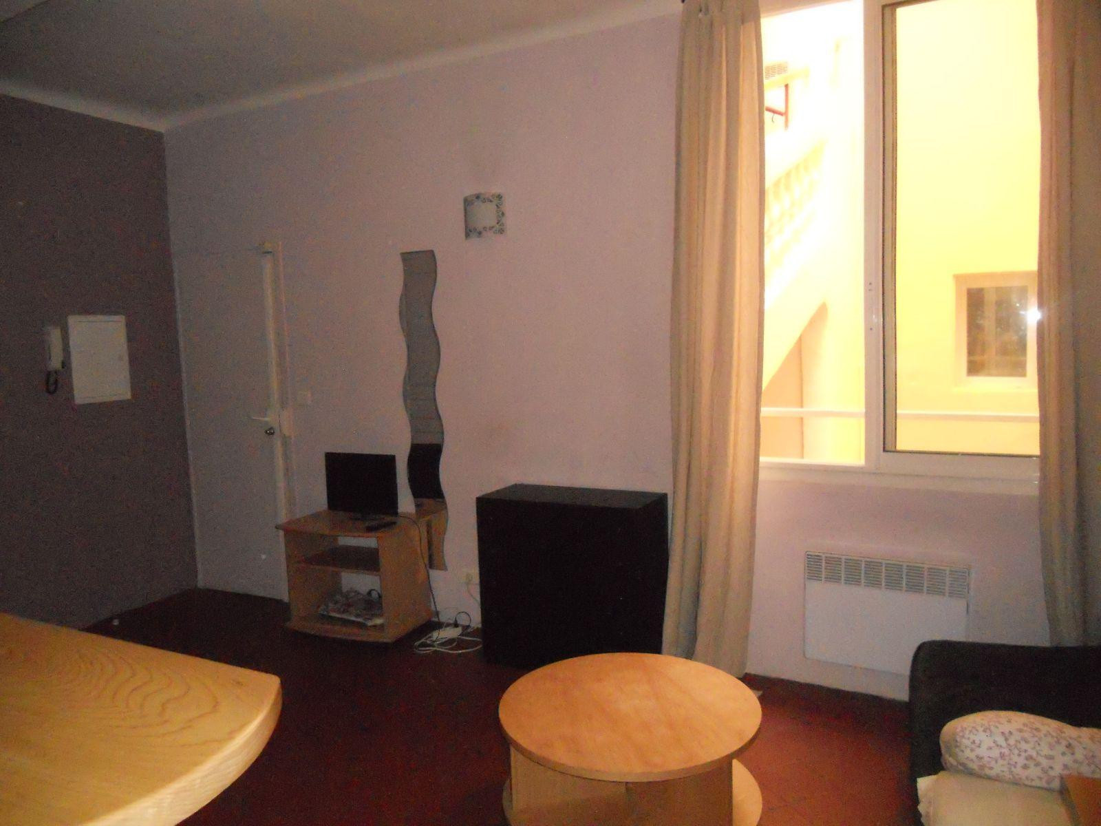 
                                                Location
                                                 Studio meuble 21m2 centre aix ideal etudiant iep