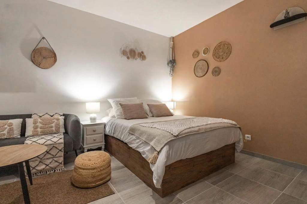 
                                                Location
                                                 Studio meublé 21m2 centre ville Villeurbanne