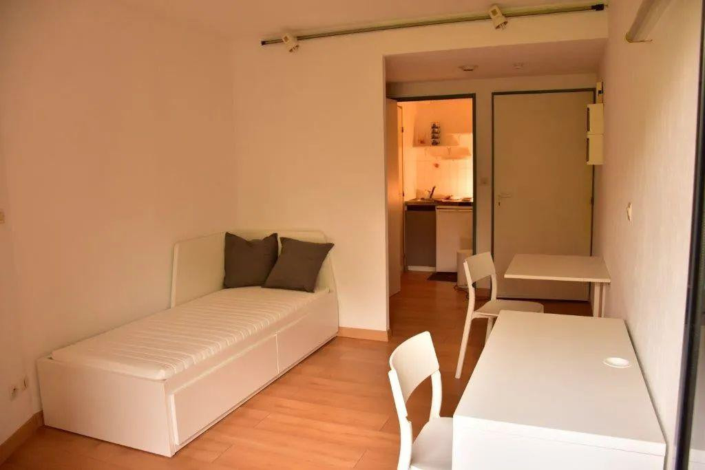 
                                                Location
                                                 Studio meublé 22 m² avec parking Nantes Schuman