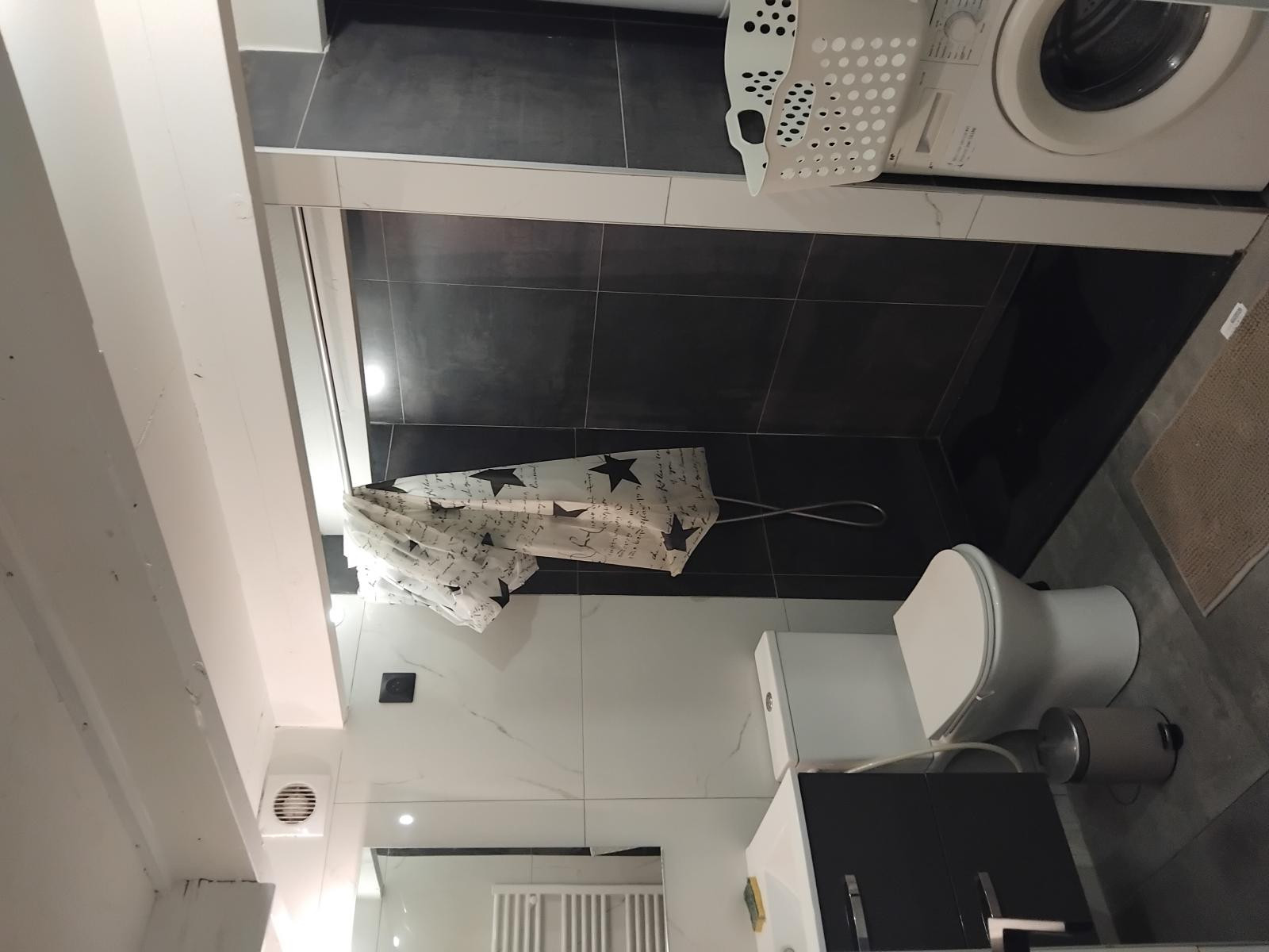 
                                                Location
                                                 Studio meublé 22 m²  – Grandes Carmes / Joliette