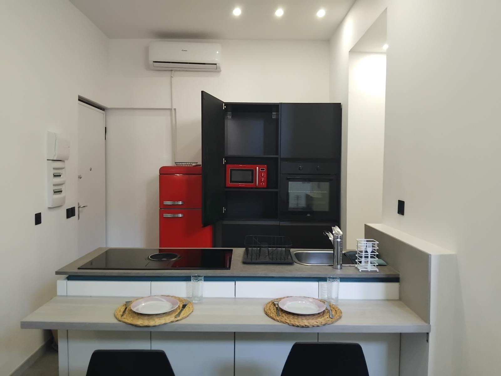 
                                                Location
                                                 Studio meublé 22 m²  – Grandes Carmes / Joliette