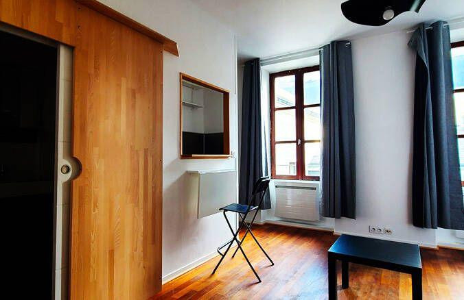 
                                                Location
                                                 Studio meublé 22m² Champs de Mars
