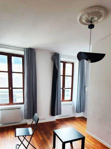 
                                                Location
                                                 Studio meublé 22m² Champs de Mars