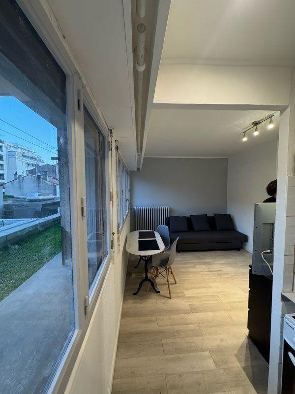 
                                                Location
                                                 Studio meublé 22m² lumineux
