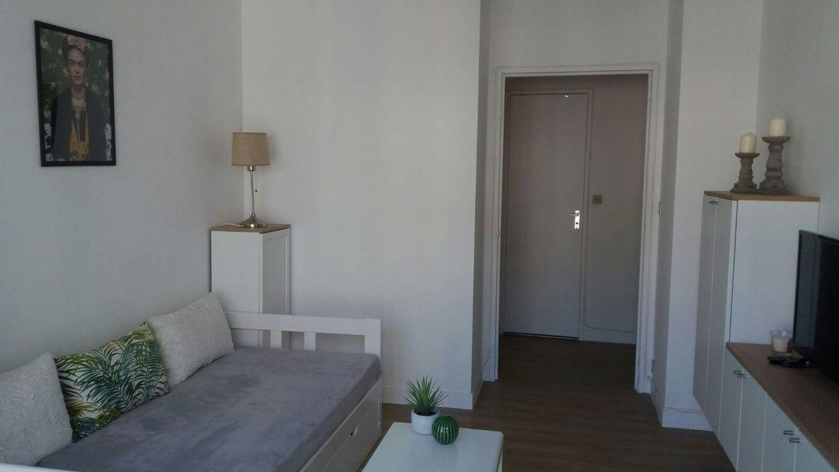 
                                                Location
                                                 Studio meuble 22m2