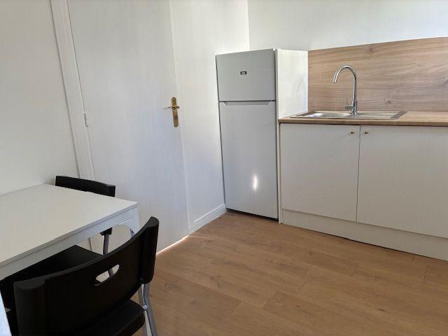 
                                                Location
                                                 Studio meublé 22m2 complétement rénové
